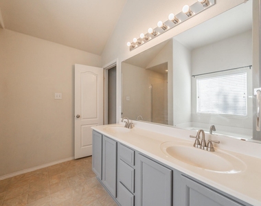 2612 Redcedar Drive - Photo Thumbnail 15