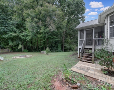 303 Bennington Drive - Photo Thumbnail 21