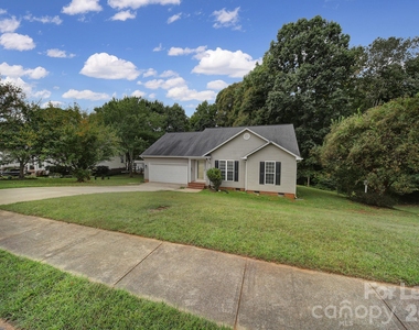 303 Bennington Drive - Photo Thumbnail 24