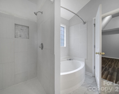 303 Bennington Drive - Photo Thumbnail 14