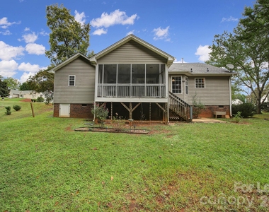 303 Bennington Drive - Photo Thumbnail 22