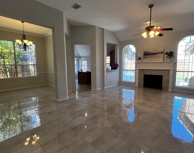 2806 Hammond Drive - Photo Thumbnail 2
