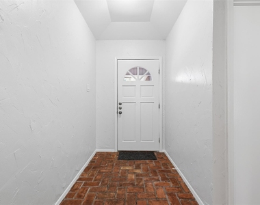 5917 Pleasant Hill Drive - Photo Thumbnail 6
