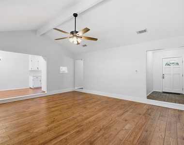 5917 Pleasant Hill Drive - Photo Thumbnail 8