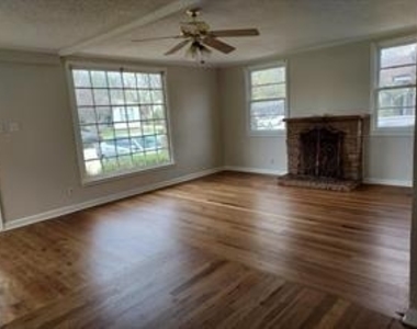 2505 Earl Lane - Photo Thumbnail 5