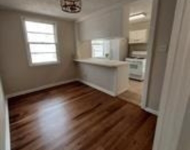 2505 Earl Lane - Photo Thumbnail 13