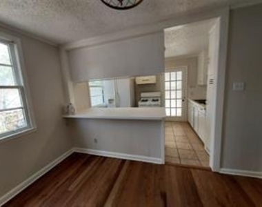 2505 Earl Lane - Photo Thumbnail 11