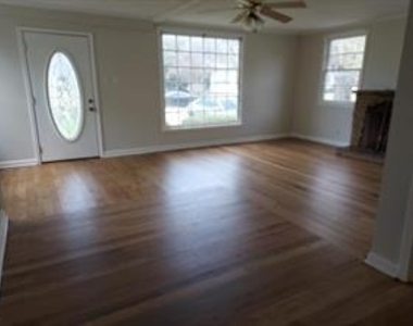 2505 Earl Lane - Photo Thumbnail 2