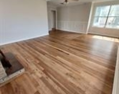 2505 Earl Lane - Photo Thumbnail 23