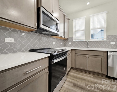 1532 Cedar Tree Drive - Photo Thumbnail 8