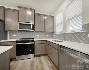 1532 Cedar Tree Drive - Photo Thumbnail 6