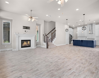 8091 Sunflower Lane - Photo Thumbnail 4