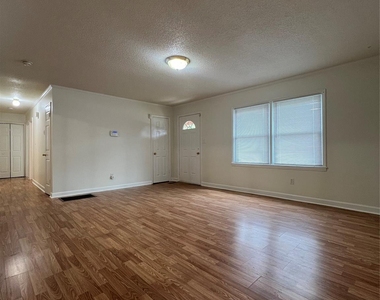 305 Briarwood Circle - Photo Thumbnail 2