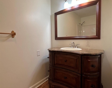 305 Briarwood Circle - Photo Thumbnail 9