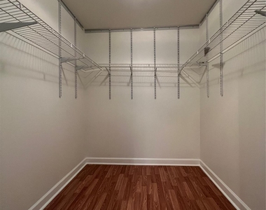 305 Briarwood Circle - Photo Thumbnail 11