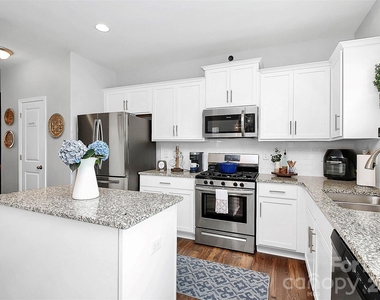 106 Honey Court - Photo Thumbnail 11