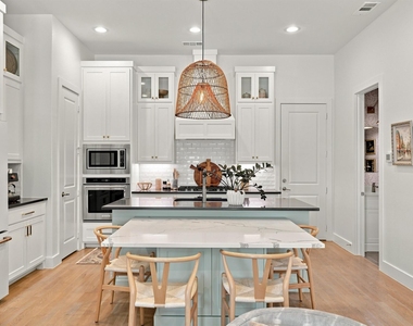 1137 Manderly Court - Photo Thumbnail 6