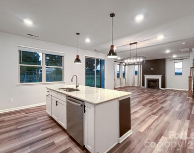 1003 Yearden Lane - Photo Thumbnail 12