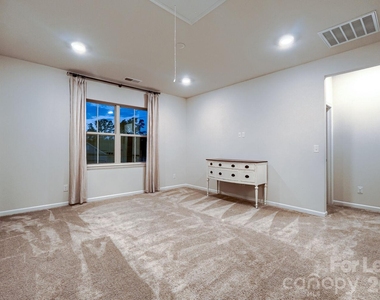 1003 Yearden Lane - Photo Thumbnail 21