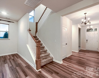 1003 Yearden Lane - Photo Thumbnail 5
