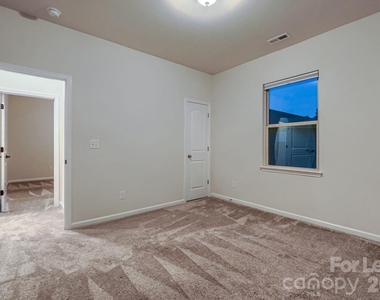 1003 Yearden Lane - Photo Thumbnail 17