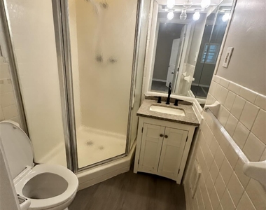 435 Arlington Circle - Photo Thumbnail 4