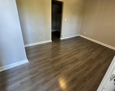 435 Arlington Circle - Photo Thumbnail 1