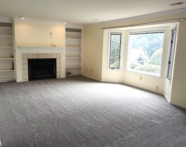 111 Bluffview Lane - Photo Thumbnail 1