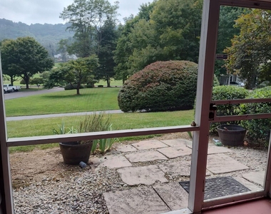 111 Bluffview Lane - Photo Thumbnail 13