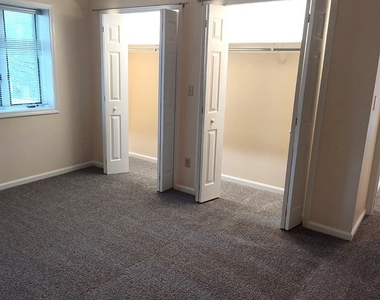 111 Bluffview Lane - Photo Thumbnail 15