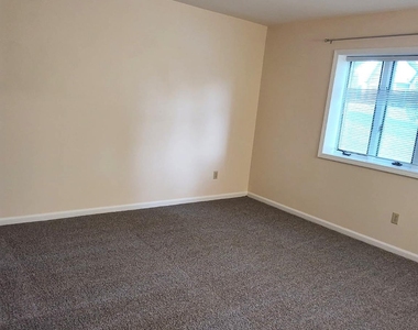 111 Bluffview Lane - Photo Thumbnail 16