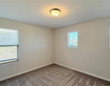 531 Deer Canyon Way - Photo Thumbnail 3