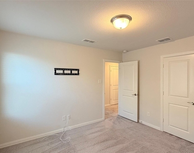 531 Deer Canyon Way - Photo Thumbnail 6