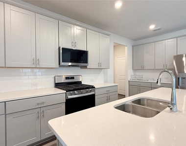 531 Deer Canyon Way - Photo Thumbnail 17