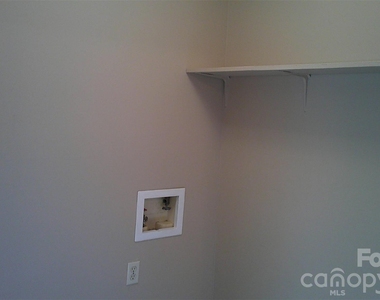 114 5th Avenue Ne - Photo Thumbnail 4