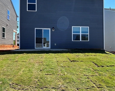 1343 37th Avenue Lane Ne - Photo Thumbnail 10