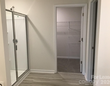 1343 37th Avenue Lane Ne - Photo Thumbnail 6