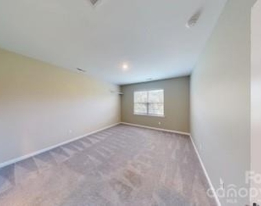 139 Pampas Place - Photo Thumbnail 10