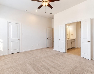 3700 Pelican Rest Way - Photo Thumbnail 17