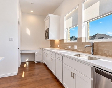 3700 Pelican Rest Way - Photo Thumbnail 13