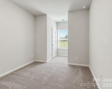 6528 Harlech Street - Photo Thumbnail 11