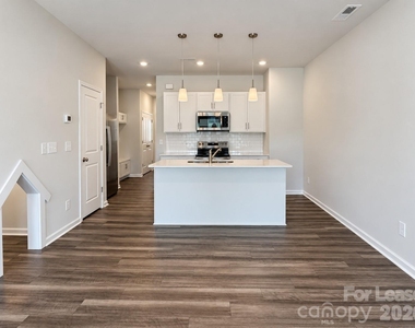 6528 Harlech Street - Photo Thumbnail 9