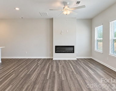 6528 Harlech Street - Photo Thumbnail 7