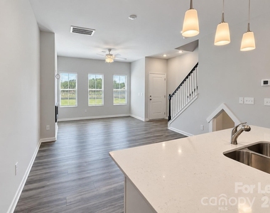 6528 Harlech Street - Photo Thumbnail 3