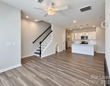 6528 Harlech Street - Photo Thumbnail 6