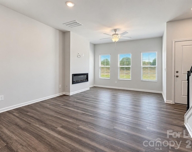 6528 Harlech Street - Photo Thumbnail 4