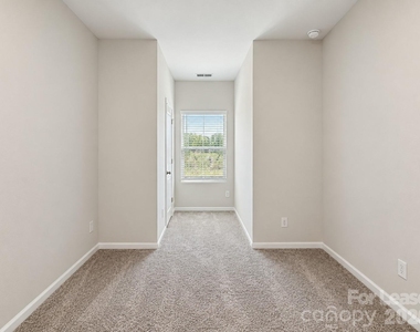 6528 Harlech Street - Photo Thumbnail 12