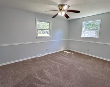 1921 Cunningham Drive - Photo Thumbnail 4
