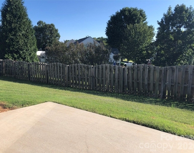 127 Golden Valley Drive - Photo Thumbnail 14
