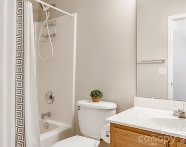 127 Golden Valley Drive - Photo Thumbnail 11